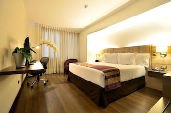 Aku Hotels