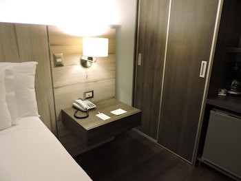 Aku Hotels