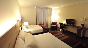 Aku Hotels