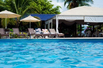 Colonial Plaza Hotel