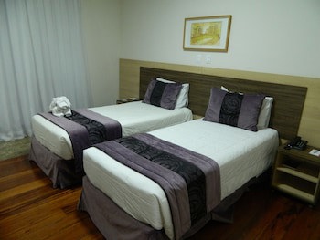 Colonial Plaza Hotel