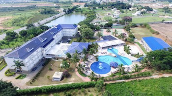 Colonial Plaza Hotel