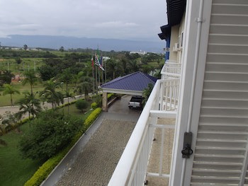 Colonial Plaza Hotel