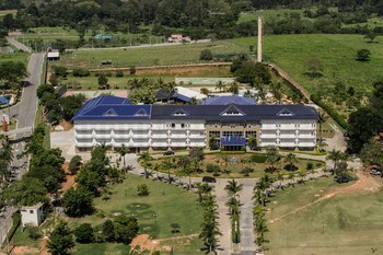 Colonial Plaza Hotel