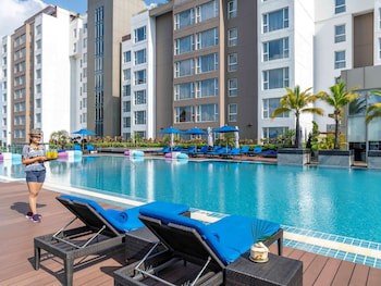 Novotel Yangon Max