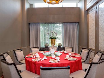Novotel Yangon Max