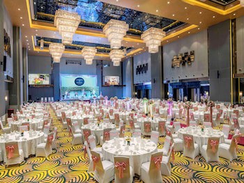 Novotel Yangon Max