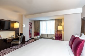 Novotel Yangon Max