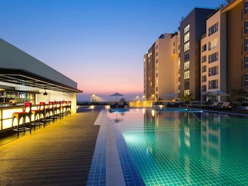 Novotel Yangon Max