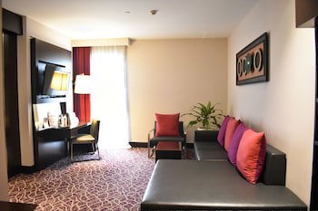 Novotel Yangon Max