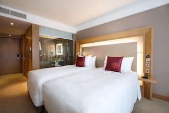 Novotel Yangon Max