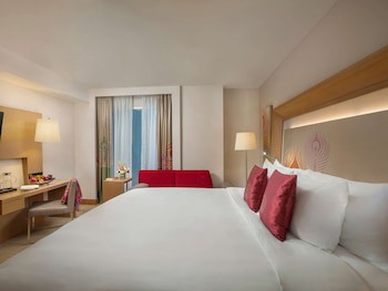 Novotel Yangon Max