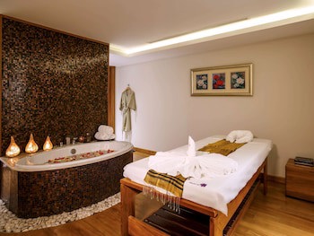 Novotel Yangon Max