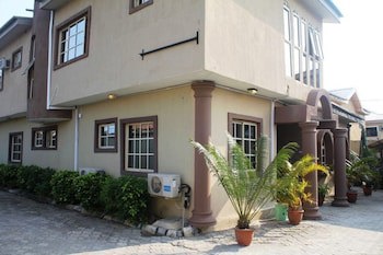 Cristabol Place