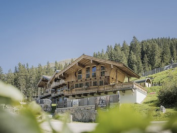 Montana Apartments