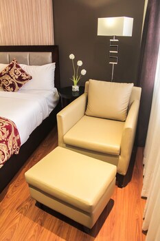 Brentwood Suites
