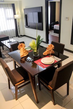 Brentwood Suites