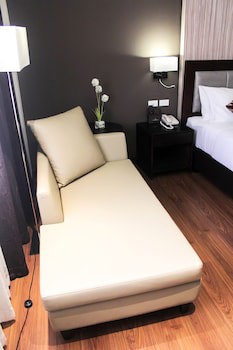 Brentwood Suites