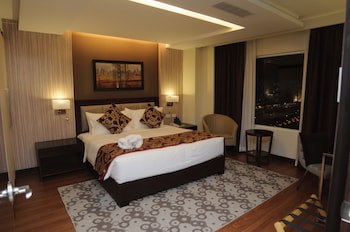 Brentwood Suites