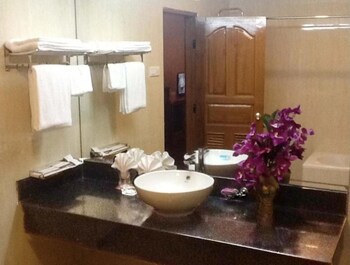 Excel Capital Hotel