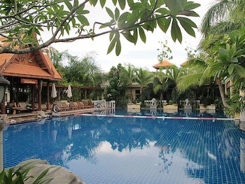 Mae Pim Resort Hotel