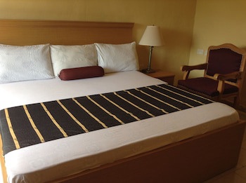 Pinnacle Hotels And Suites