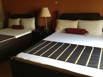 Pinnacle Hotels And Suites