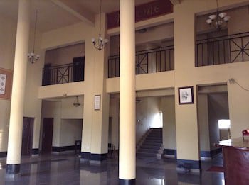 Pinnacle Hotels And Suites