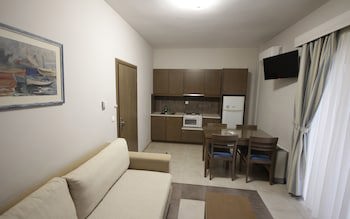 Philoxenia Hotel