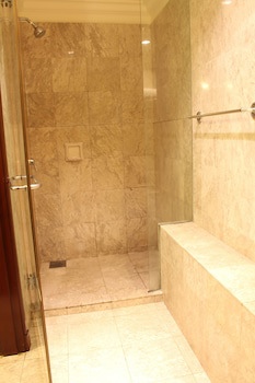 Grand Service Suite At Times Square