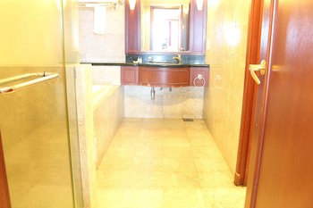 Grand Service Suite At Times Square