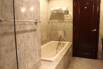 Grand Service Suite At Times Square