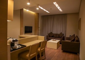 Saifi Suites