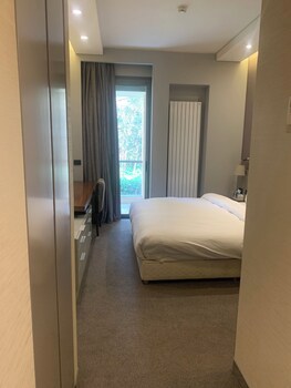 Saifi Suites