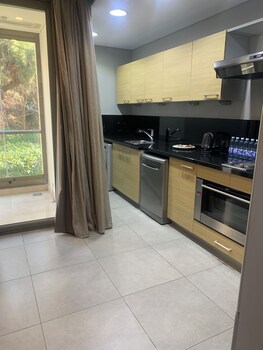 Saifi Suites