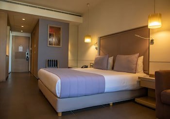 Saifi Suites