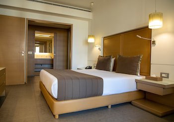 Saifi Suites