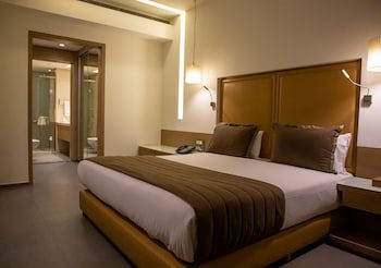 Saifi Suites