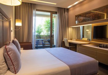 Saifi Suites