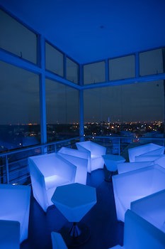 Cloud Hotel & Suites