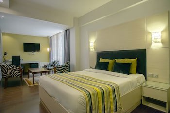 Cloud Hotel & Suites