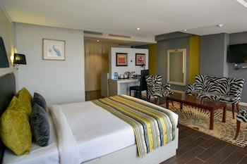 Cloud Hotel & Suites