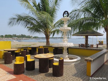 White Castle Resort & Hotel