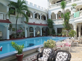 White Castle Resort & Hotel