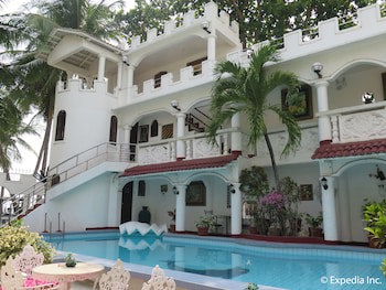 White Castle Resort & Hotel
