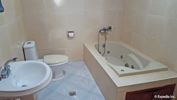 White Castle Resort & Hotel