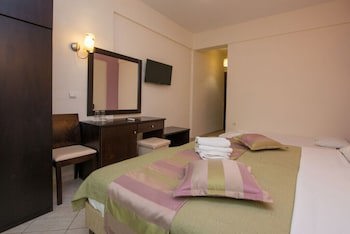 Maranton Beach Hotel fotoğrafı