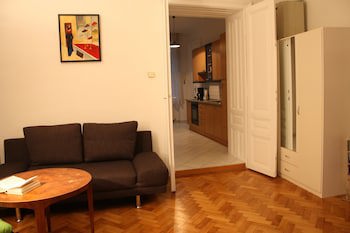 Govienna Homelike City Apartment
