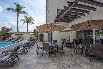 Holiday Inn Express & Suites Celaya, An Ihg Hotel