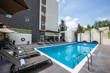 Holiday Inn Express & Suites Celaya, An Ihg Hotel